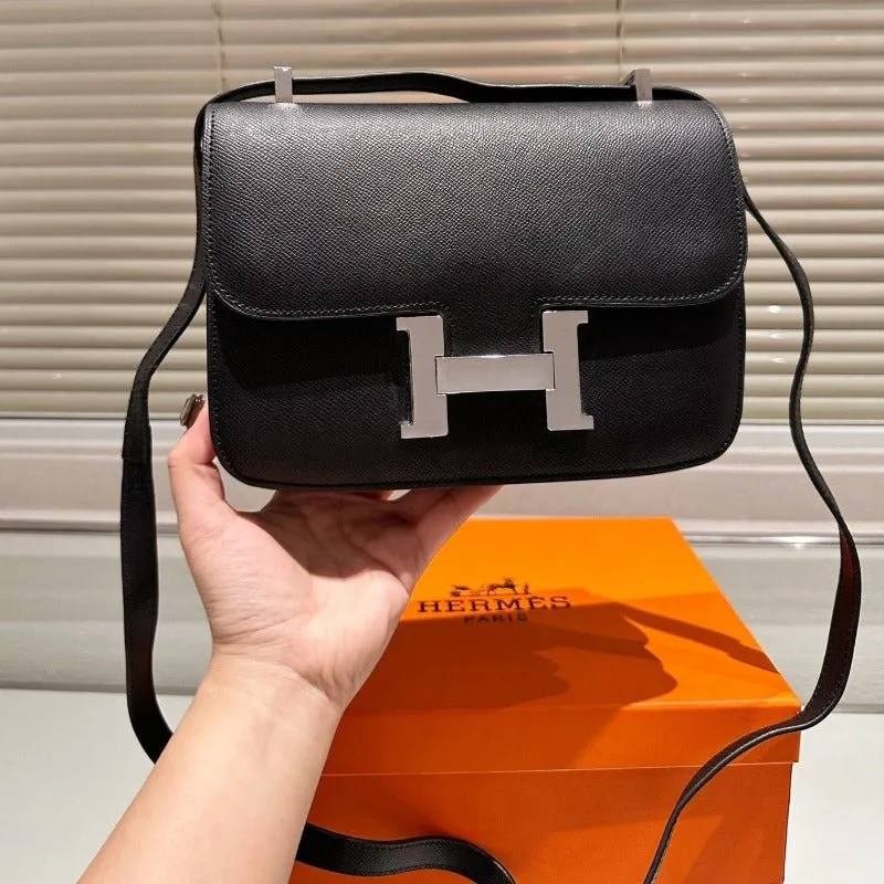 Constance Black/Silver Bag - Artificial Intelligence (AI) Curated selection ESMEE