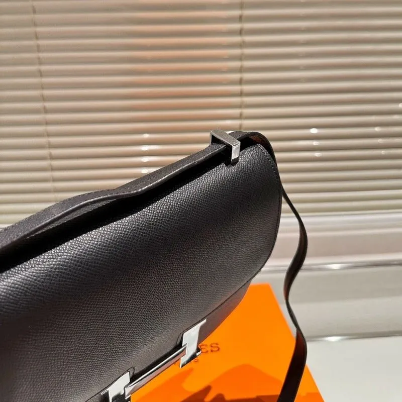 Constance Black/Silver Bag - Artificial Intelligence (AI) Curated selection ESMEE