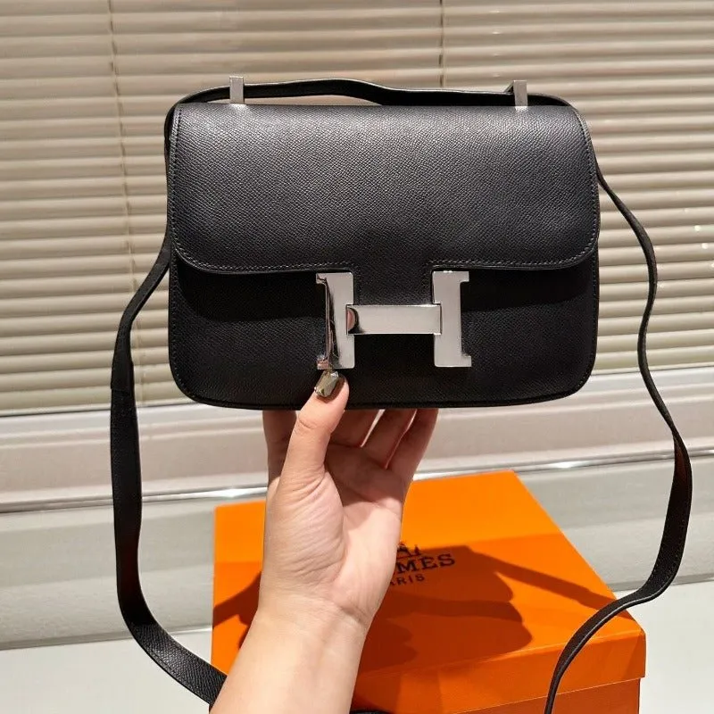 Constance Black/Silver Bag - Artificial Intelligence (AI) Curated selection ESMEE