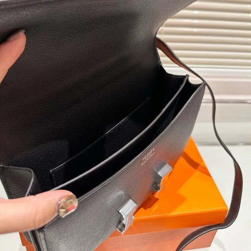 Constance Black/Silver Bag - Artificial Intelligence (AI) Curated selection ESMEE