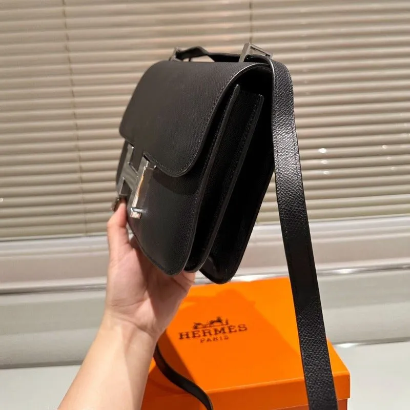 Constance Black/Silver Bag - Artificial Intelligence (AI) Curated selection ESMEE