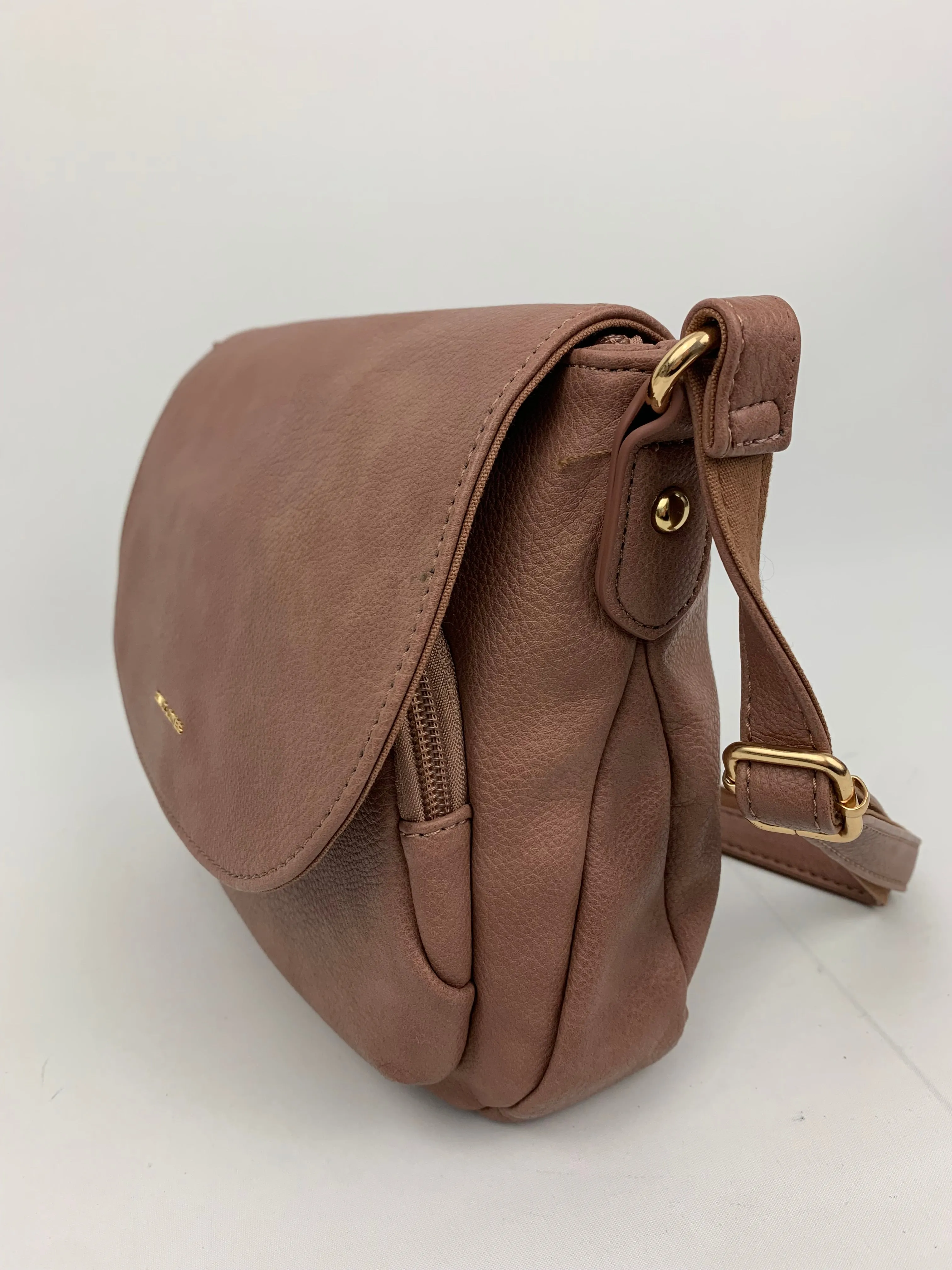 HAMBURG DEEP PINK - Soft faux leather saddle shoulder bag