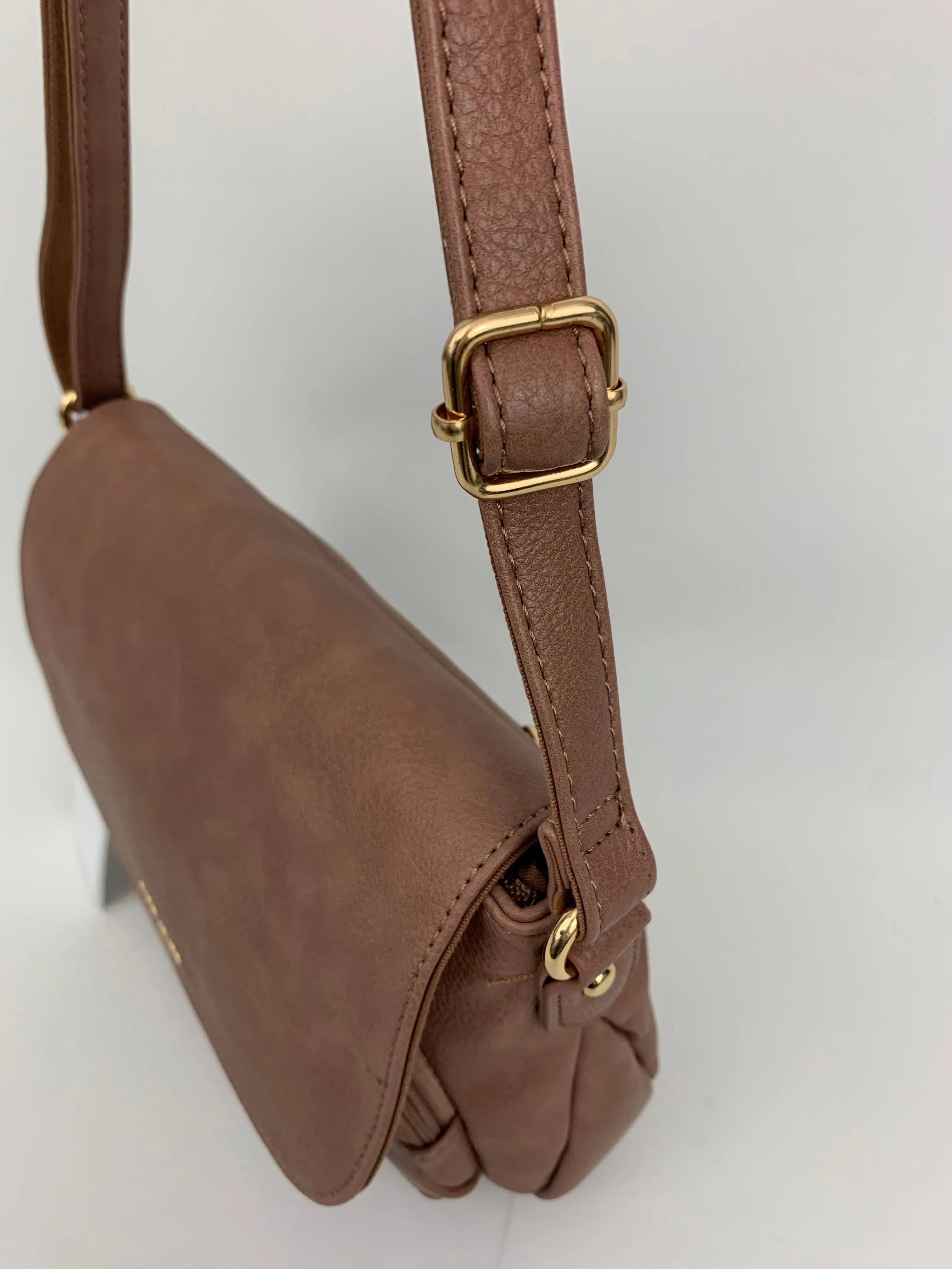 HAMBURG DEEP PINK - Soft faux leather saddle shoulder bag
