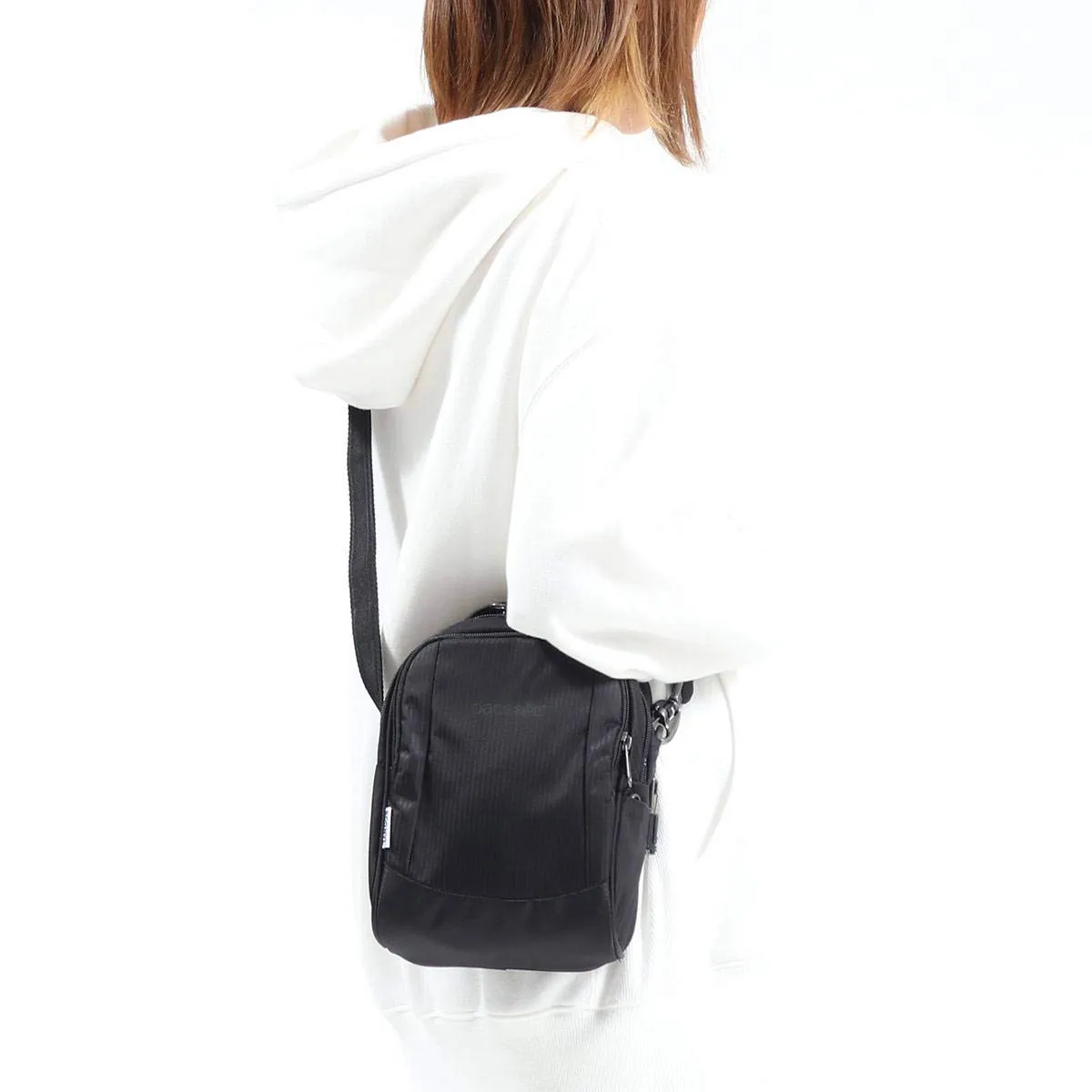 PacSafe Metrosafe LS100 3 Liter Anti Theft Crossbody/Shoulder Bag-Fits 7 inch Tablet