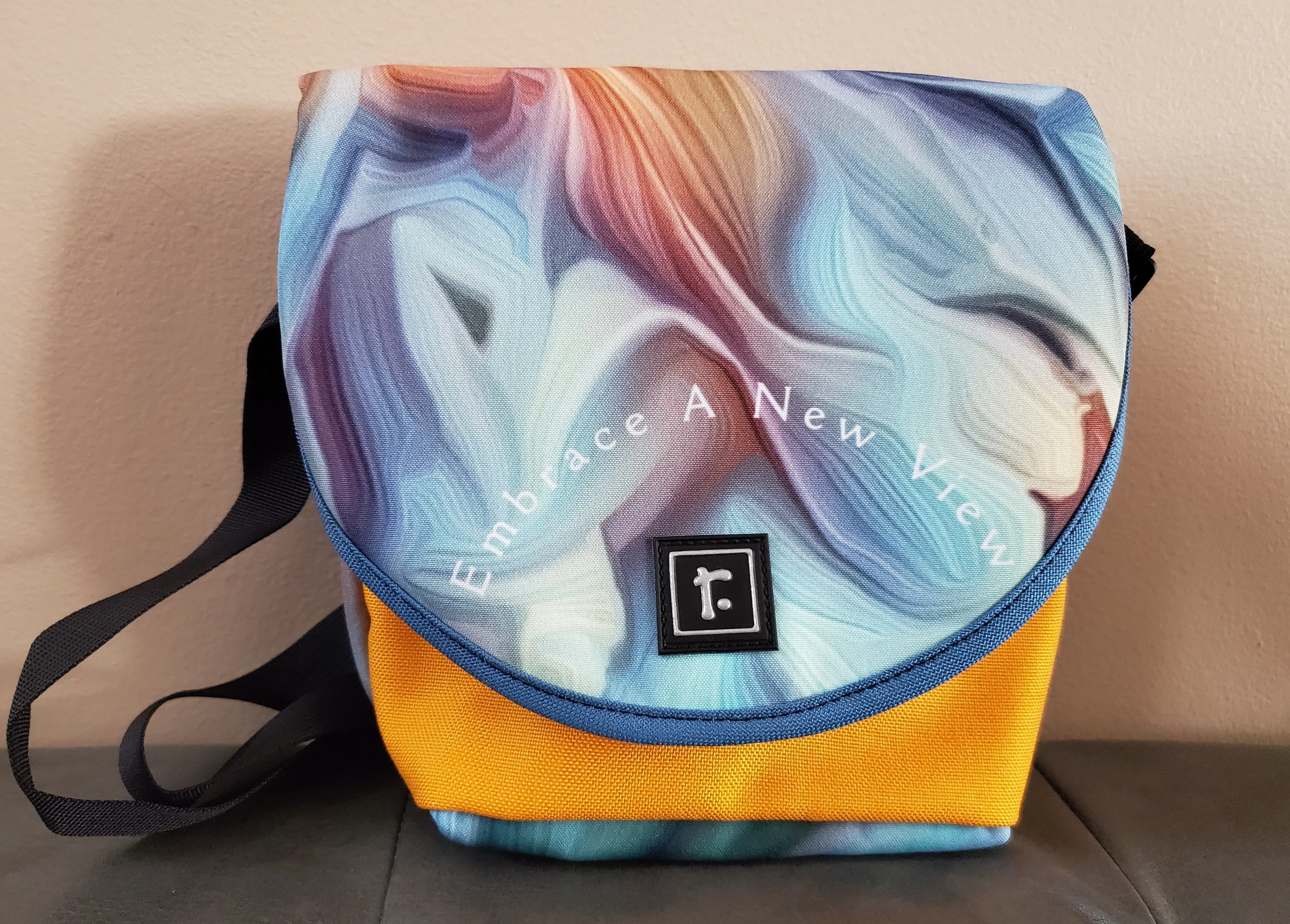 "Emma" Small Messenger Bag