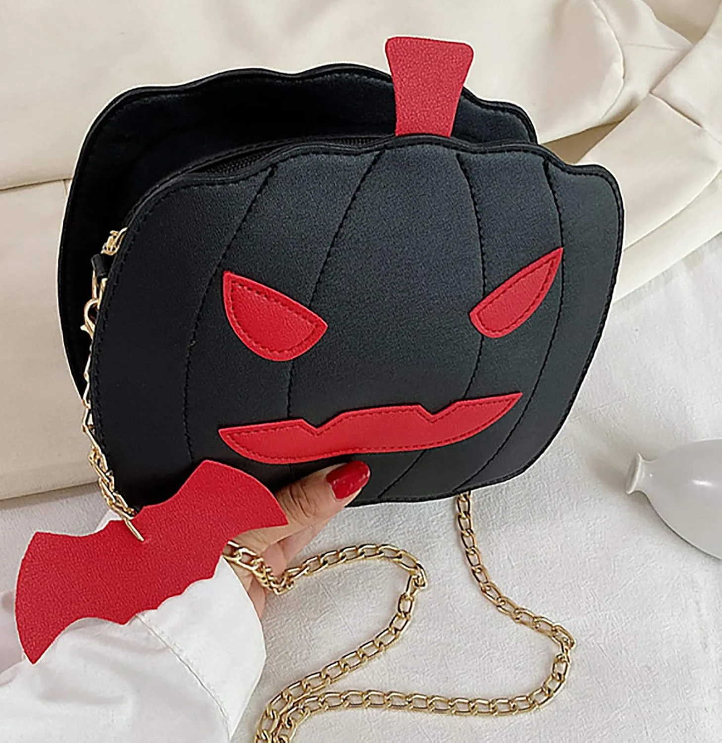 QZUnique Halloween Purses Gothic Novelty Shoulder Bag Pumpkin Coffin Skull Bat Crossbody Bag holiday Party Gift Candy Bag