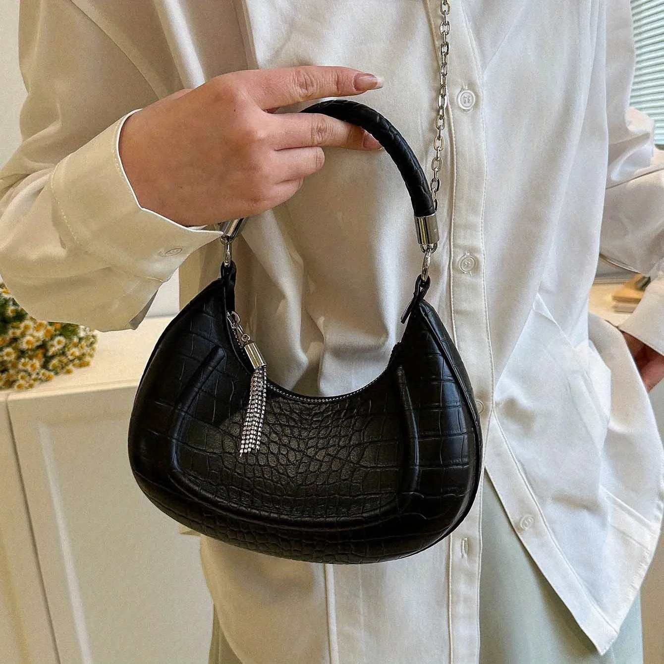 realaiot  Crocodile Embossed Hobo Bag, Fashion Chain Crossbody Bag, Women's Tassel Decor Underarm Purses